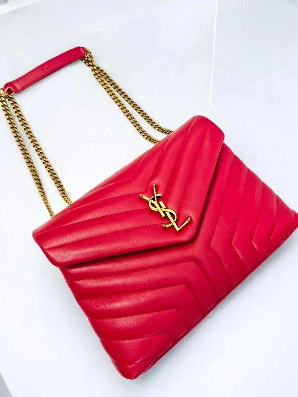 Saint Laurent Loulou medium YSL Shoulder Bag in Quilted Red leather